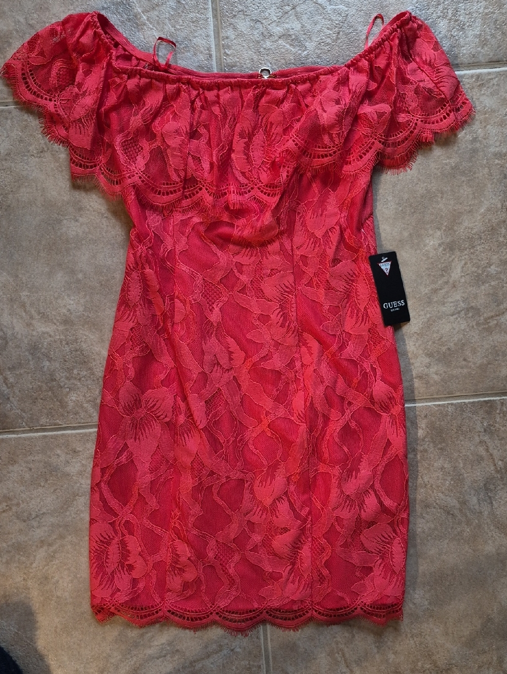 Guess - Picture 4 of 12
